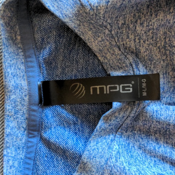 Men's MPG workout shirt size medium - Picture 3 of 3